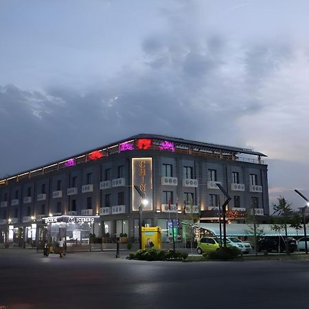 Chlnor Hotel Andijan Exteriör bild