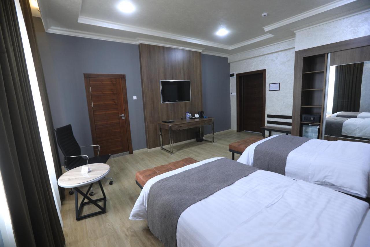 Chlnor Hotel Andijan Exteriör bild