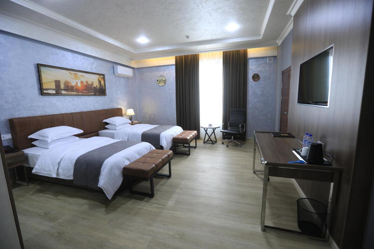 Chlnor Hotel Andijan Exteriör bild