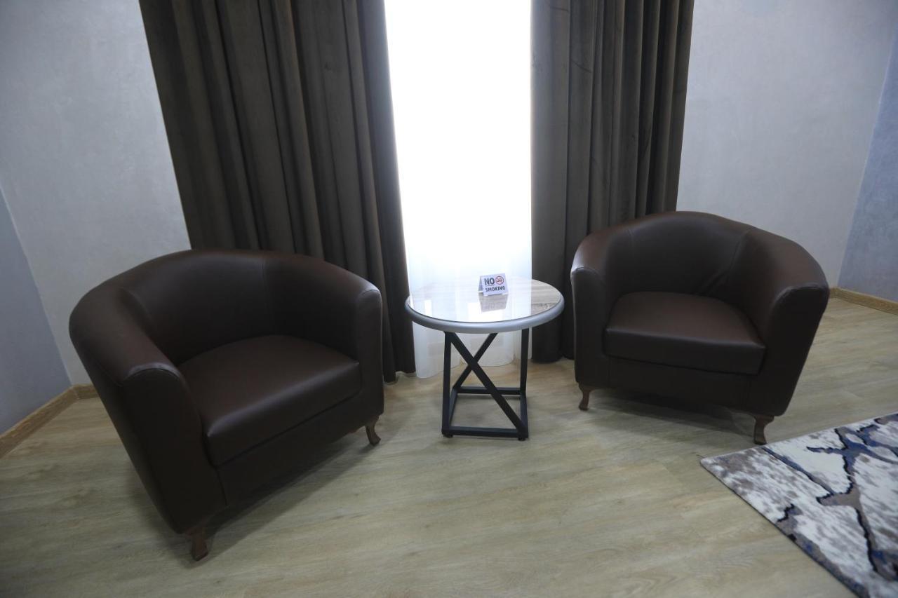 Chlnor Hotel Andijan Exteriör bild