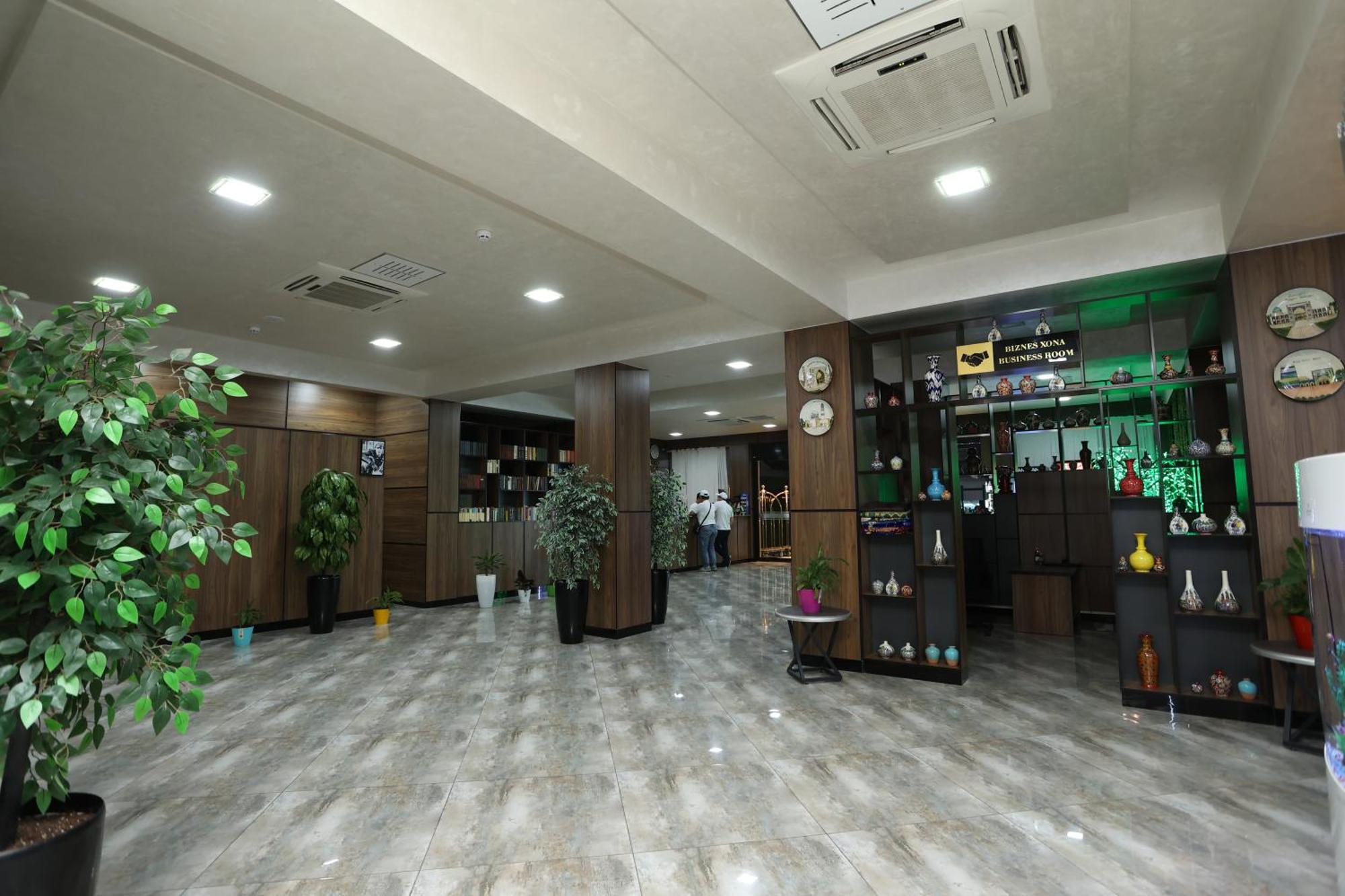 Chlnor Hotel Andijan Exteriör bild